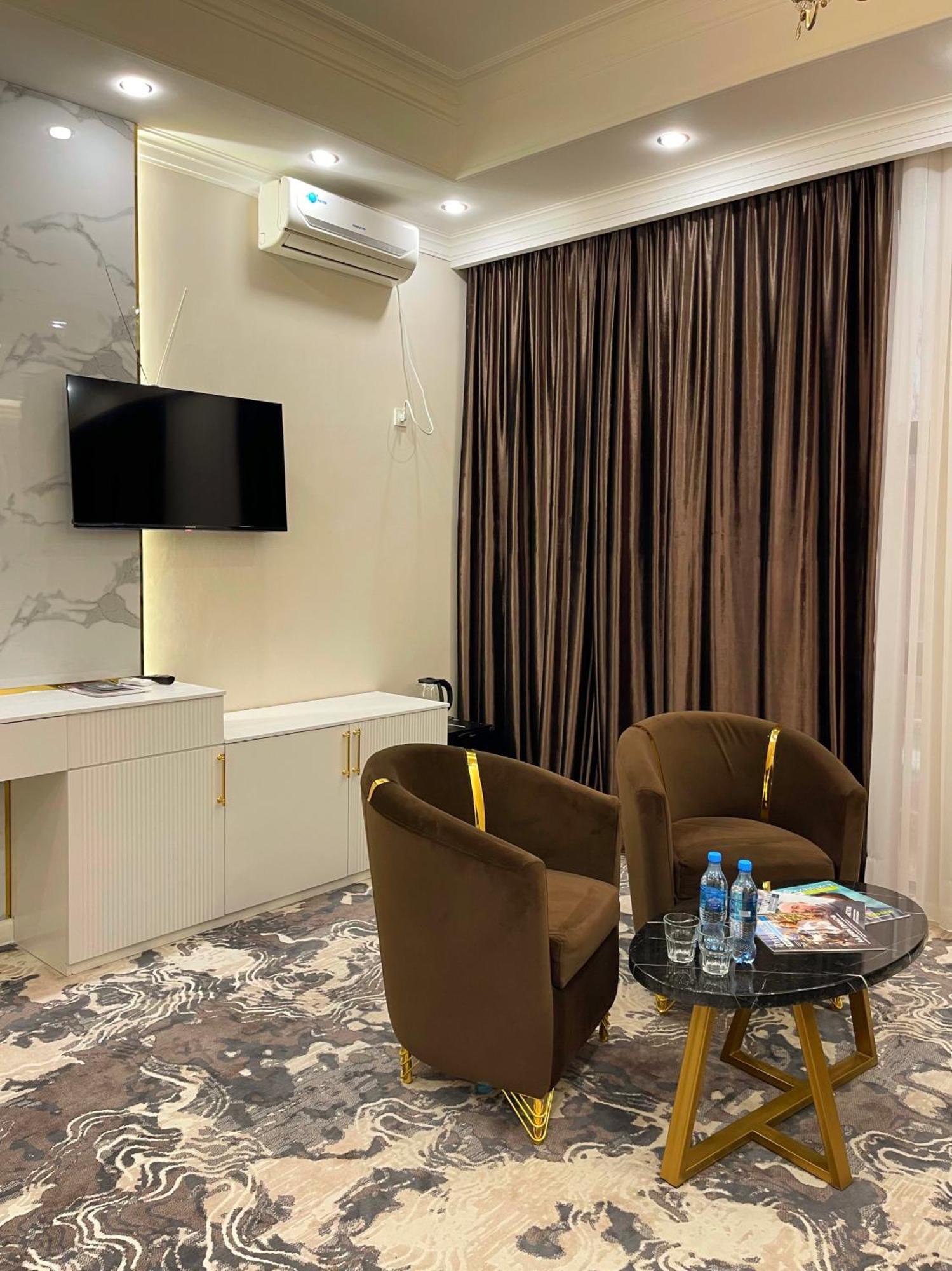 Jasmine Hotel Taraz Exterior foto